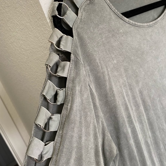 T shirt - Picture 2 of 3